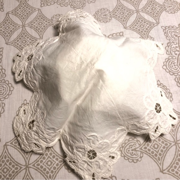 Antique Lace Bread Roll Holder Handmade Off-white Lace 15” - Picture 3 of 5